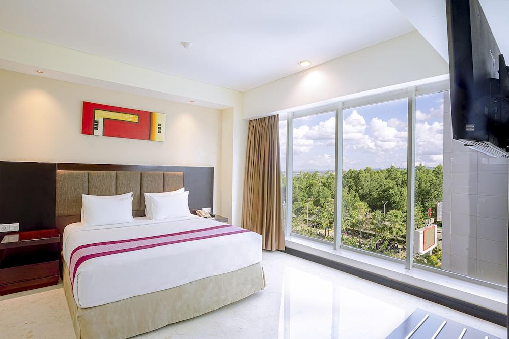 Claro Hotel Kendari Exterior foto